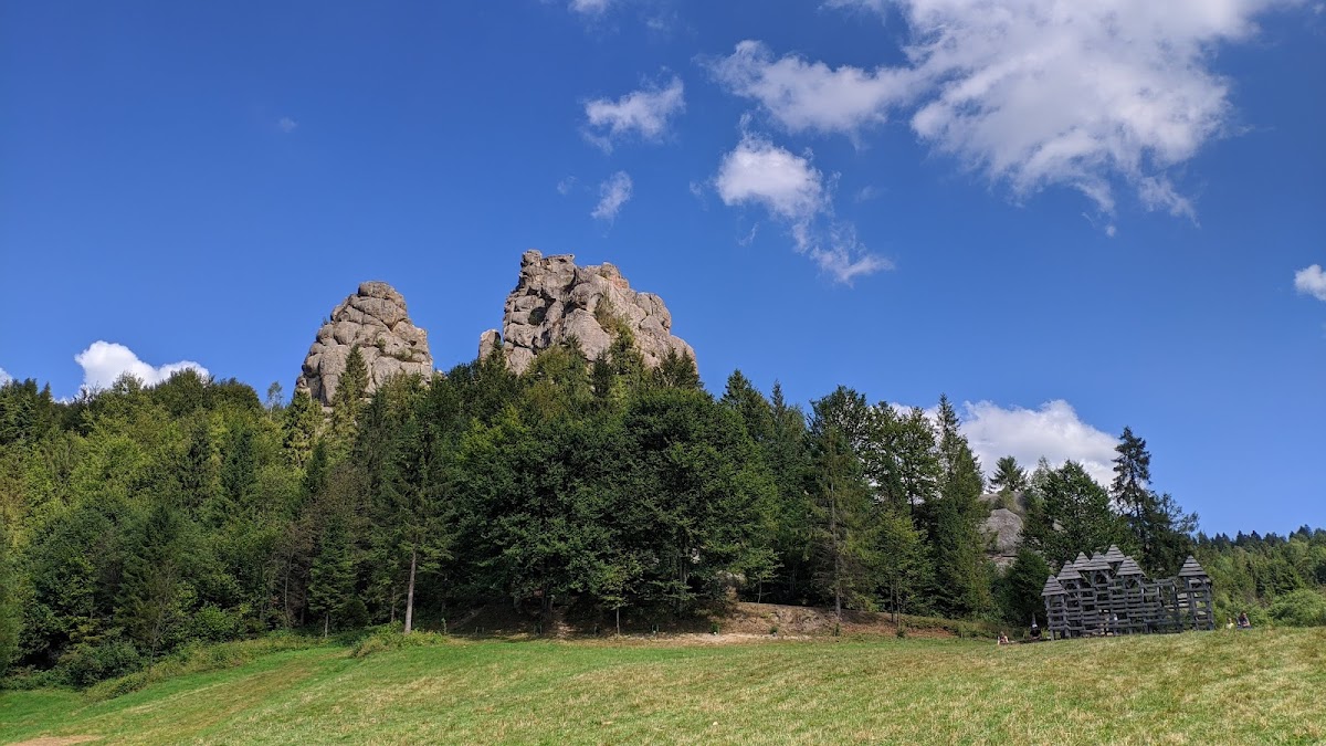 Заповідник Тустань